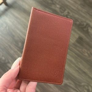 🍫 LV Card Holder - 100% authentic 🍫